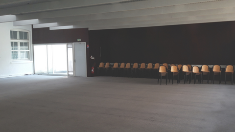 Salle Saint-Exupéry vide